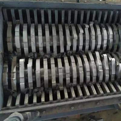 高效环保的电脑外壳粉碎机 1600型金属粉碎机配件在建材机械中的应用